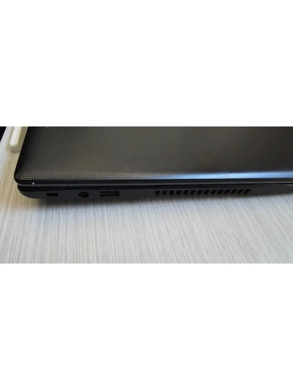 ASUS X401U / 320GB HDD / 4GB RAM / AMD E1-1200 1.40GHz / 14